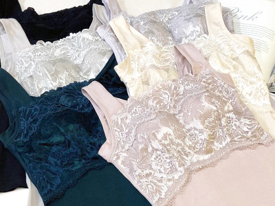 レースデザインの補正ブラキャミ