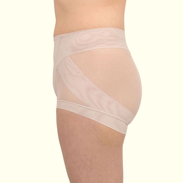 補正ショーツで整える