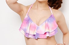 どんな水着にも合うヌーブラ