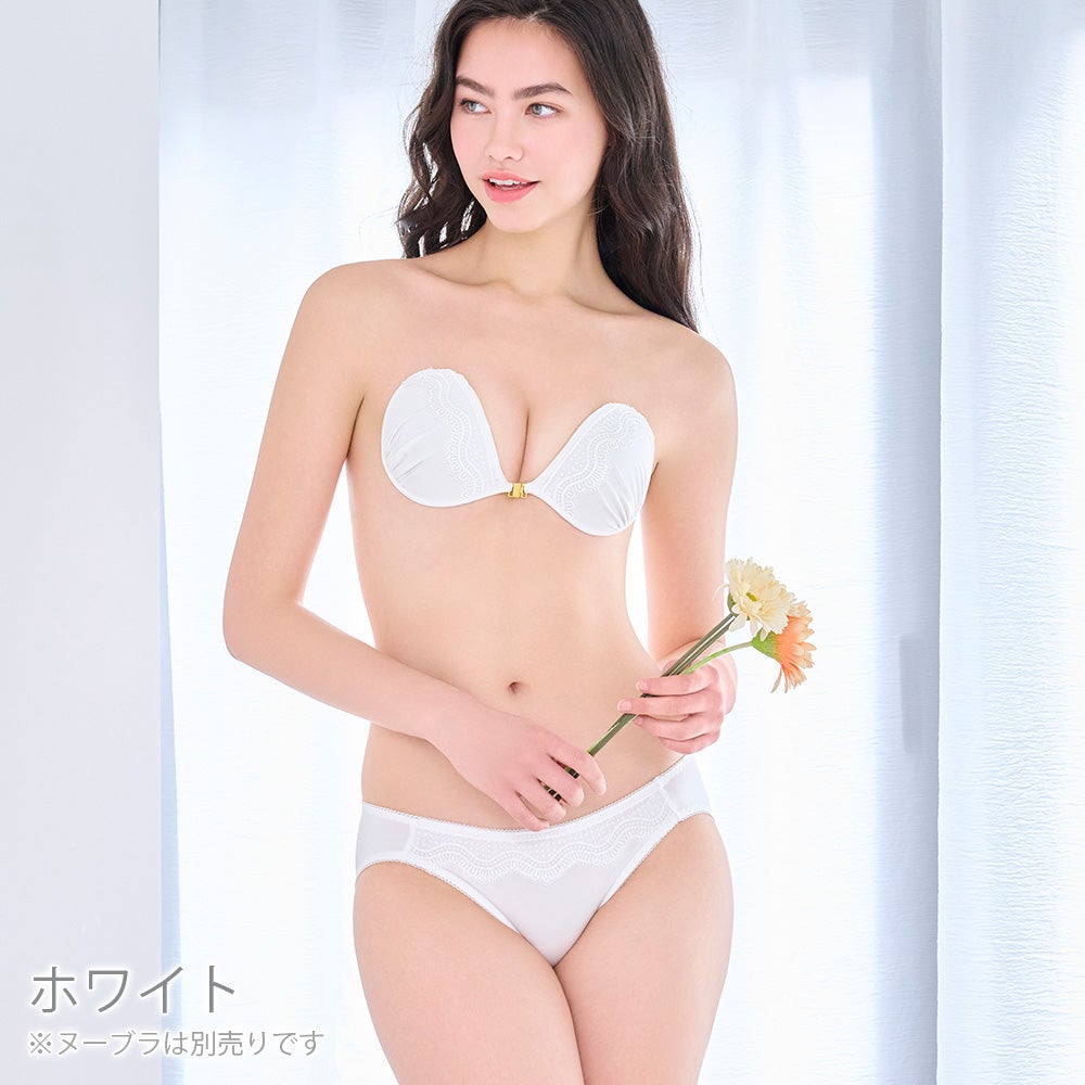 モデル着用　ホワイト